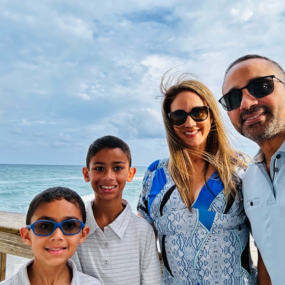 Meet your Posher, Natasha - Picture 2 of 2